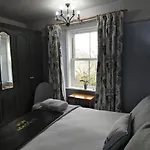 Kentwood Bed & Breakfast 4*