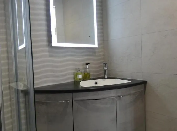 Kentwood فندق مبيت وإفطار 4*